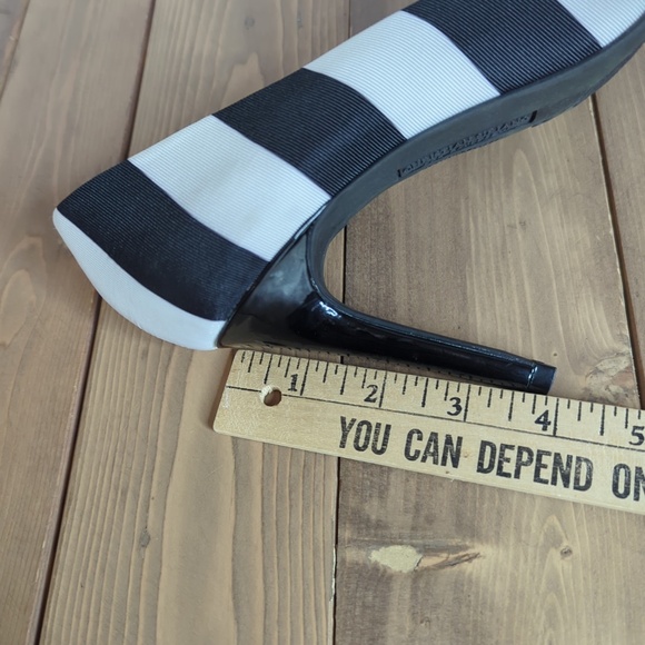 Black & White Striped Stiletto Pointed Toe Heels Pumps Goth Beetlejuice - Picture 11 of 11